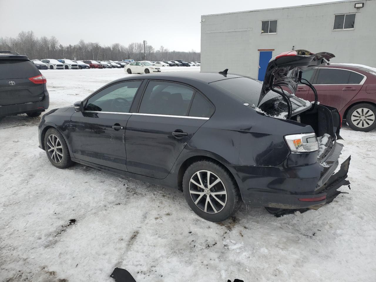 2015 Volkswagen Jetta - Image 2