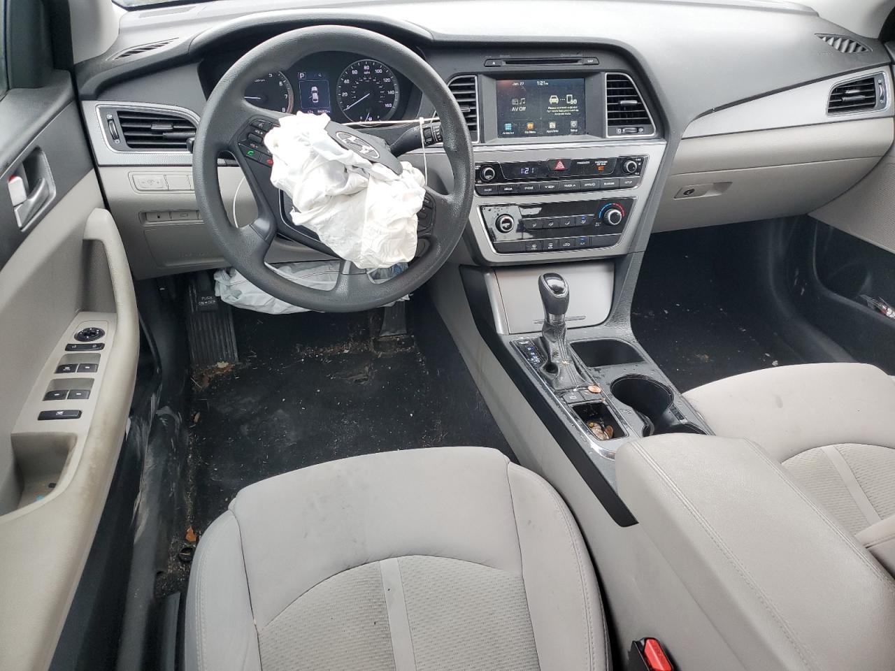 2016 Hyundai Sonata - Image 8
