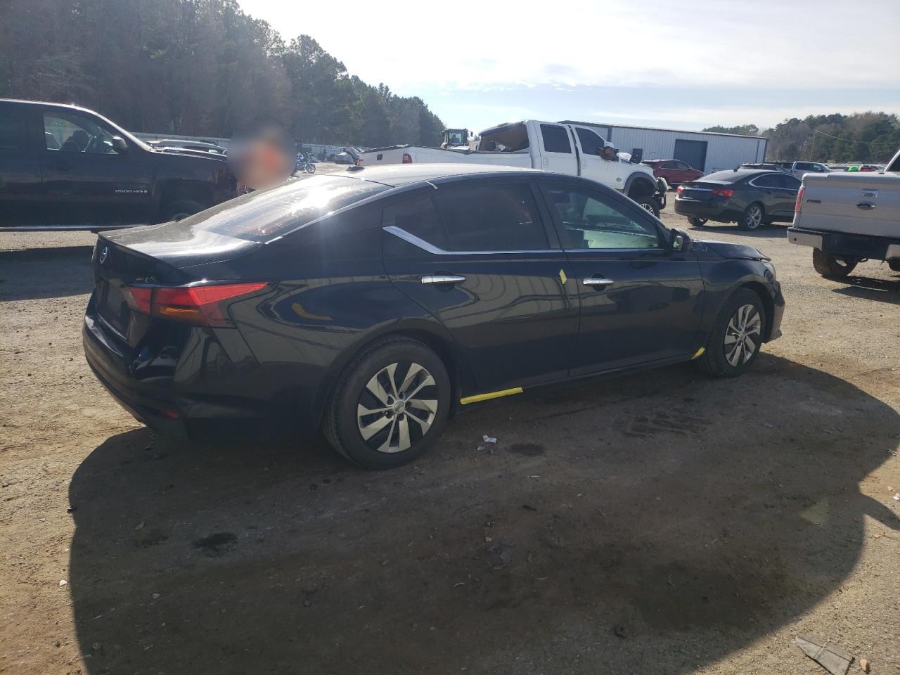 2019 Nissan Altima - Image 3