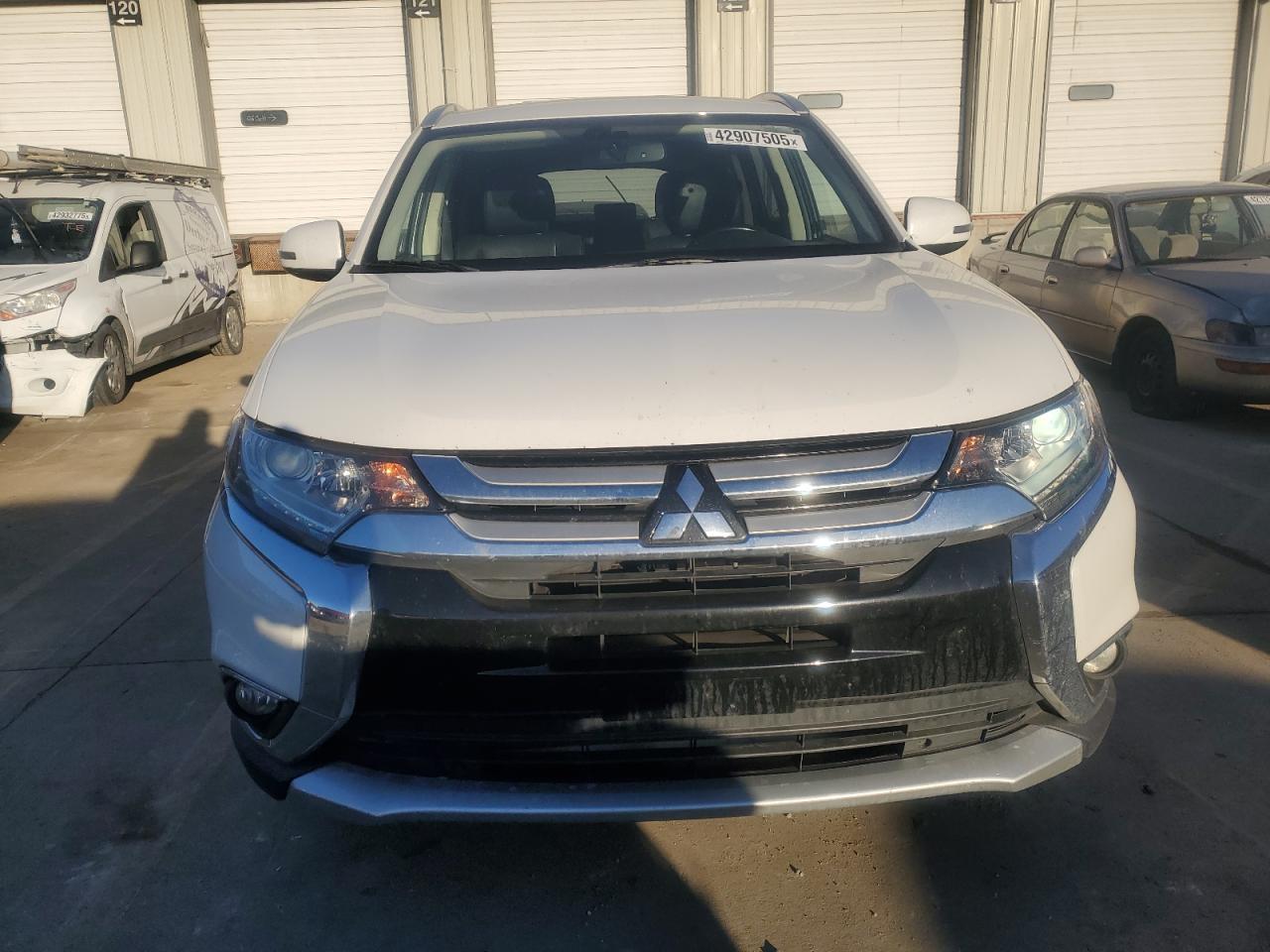 2017 Mitsubishi Outlander - Image 5