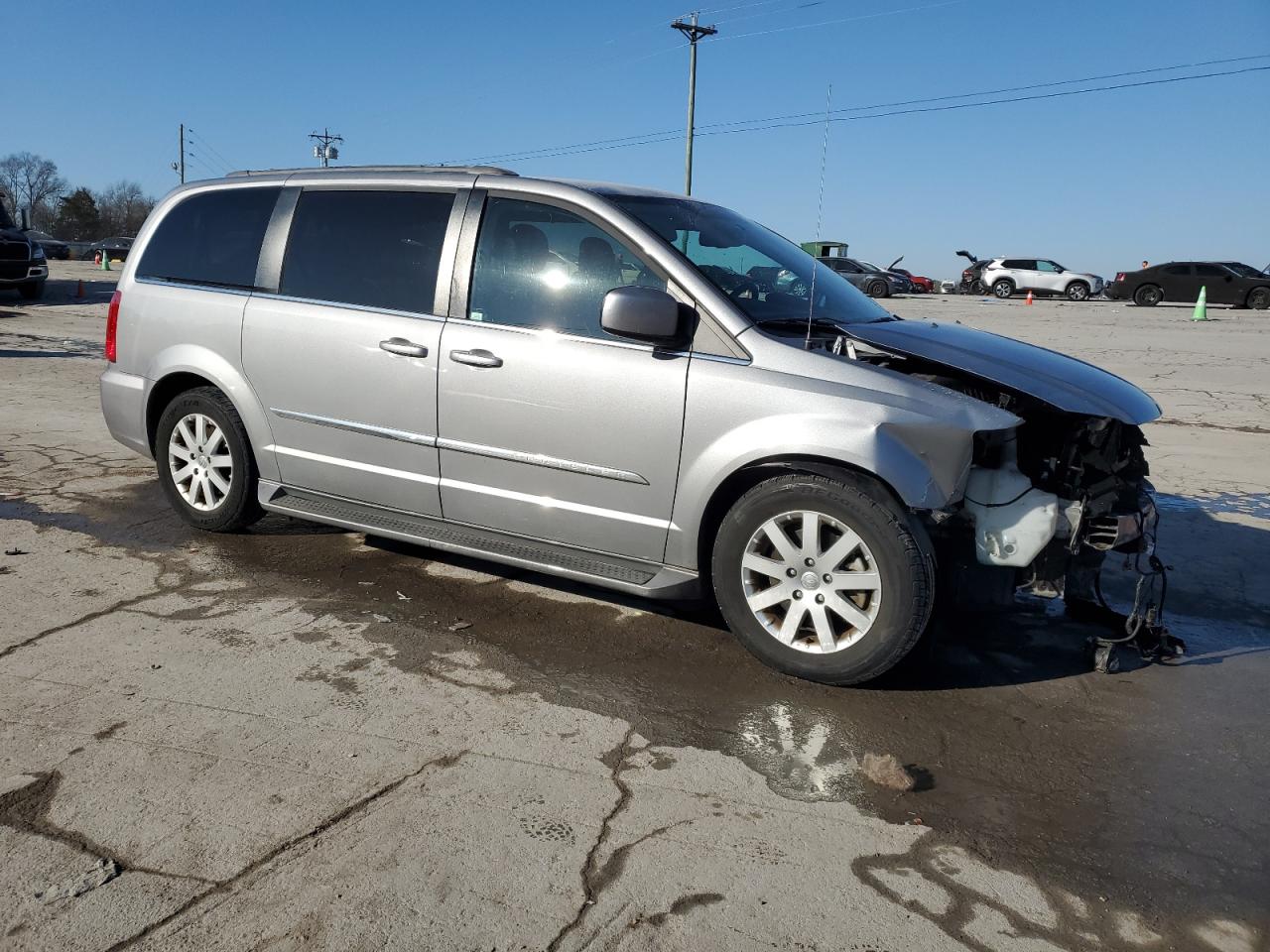 2014 Chrysler Town & Country - Image 4
