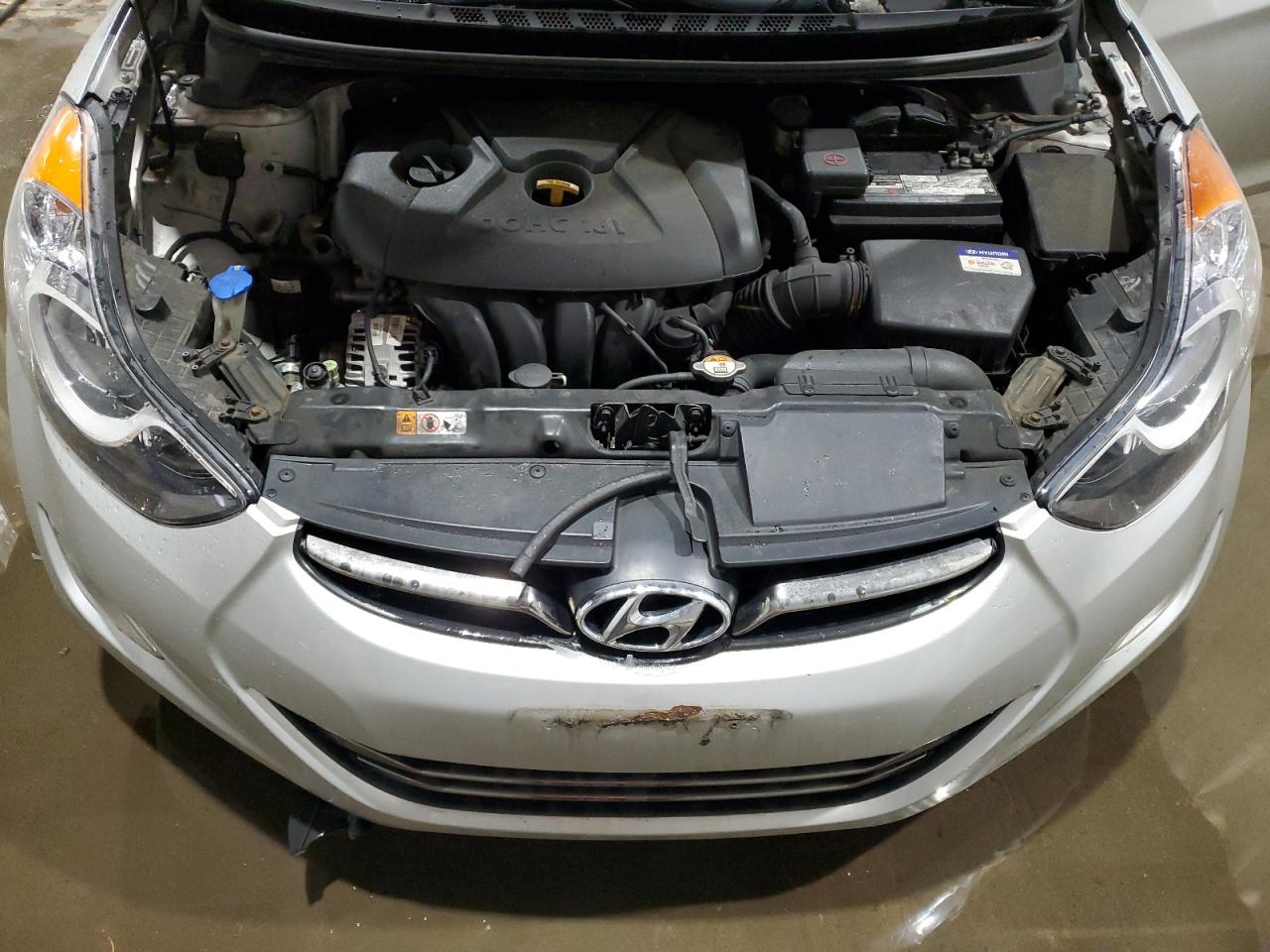 2012 Hyundai Elantra - Image 11