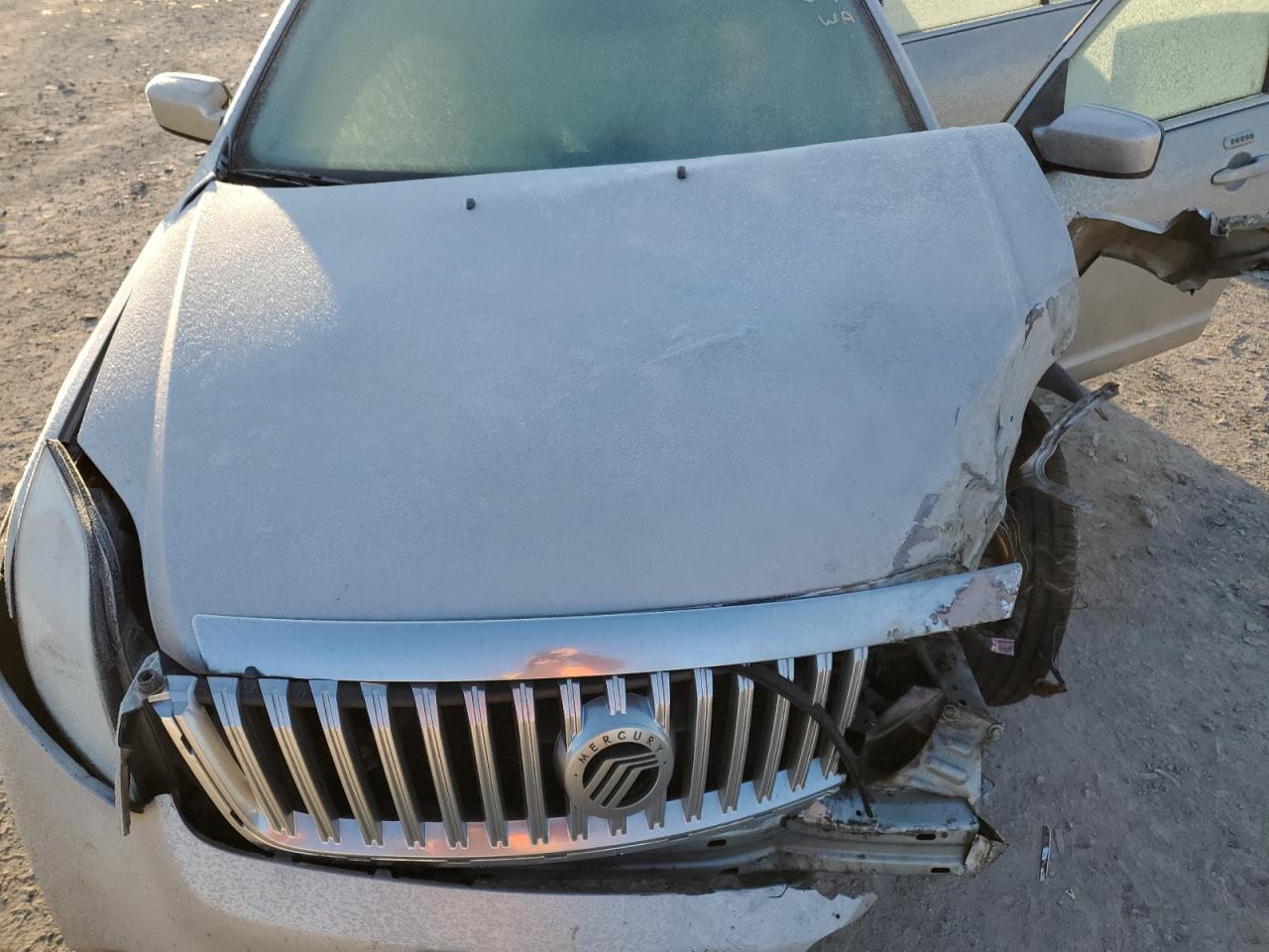 2010 Mercury Milan - Image 12