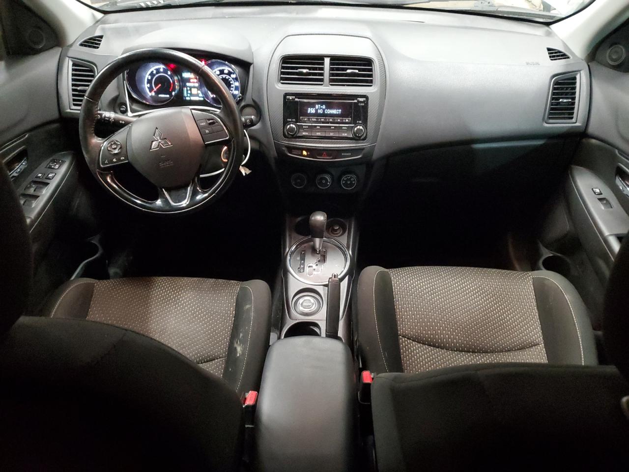 2016 Mitsubishi Outlander - Image 8