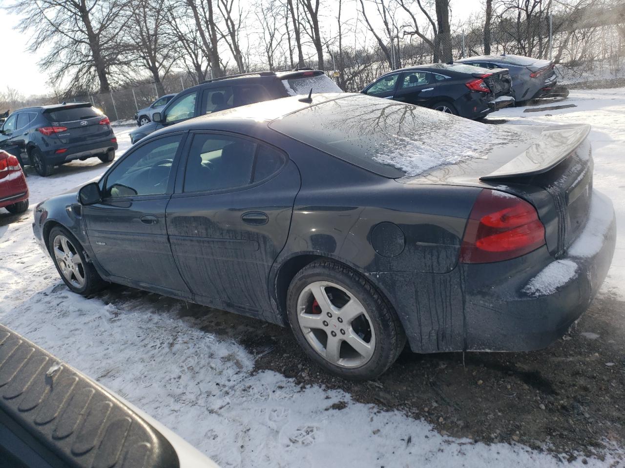2008 Pontiac Grand Prix - Image 2