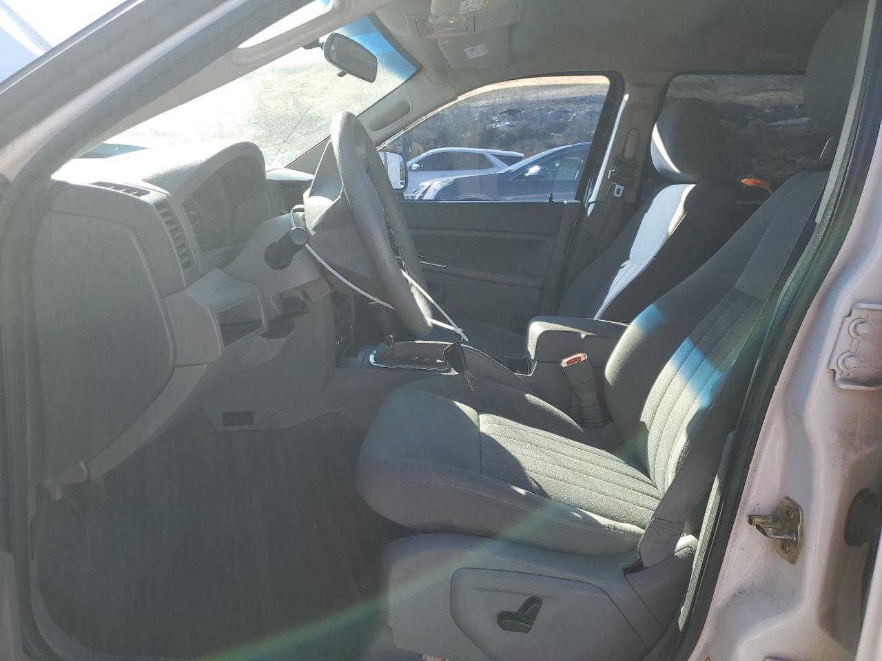 2005 Jeep Grand Cherokee - Image 7