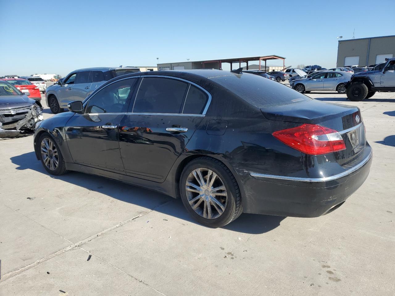 2014 Hyundai Genesis - Image 2