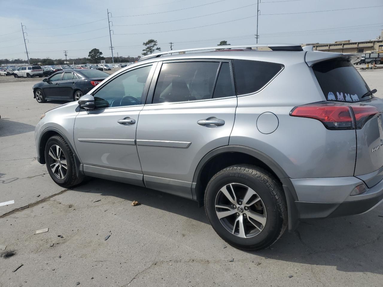 2016 Toyota RAV 4 - Image 2