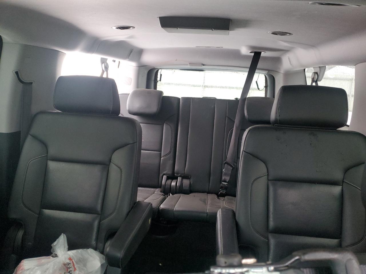 2015 Chevrolet Suburban - Image 10