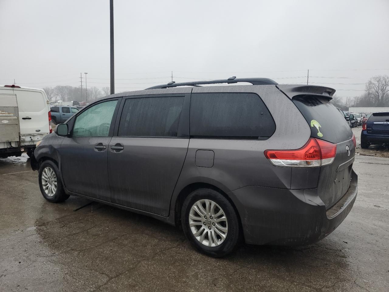 2012 Toyota Sienna - Image 2