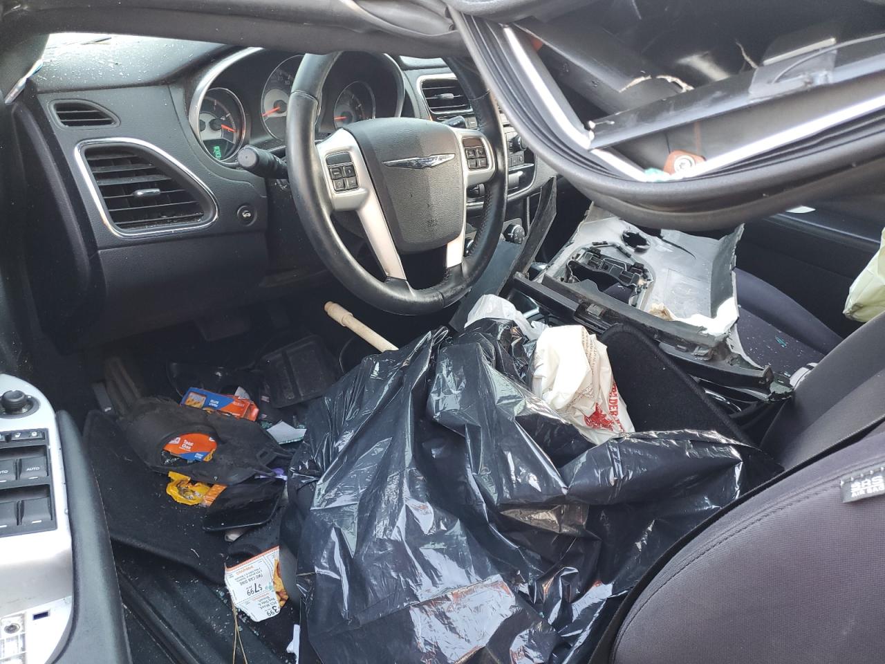 2013 Chrysler 200 - Image 8