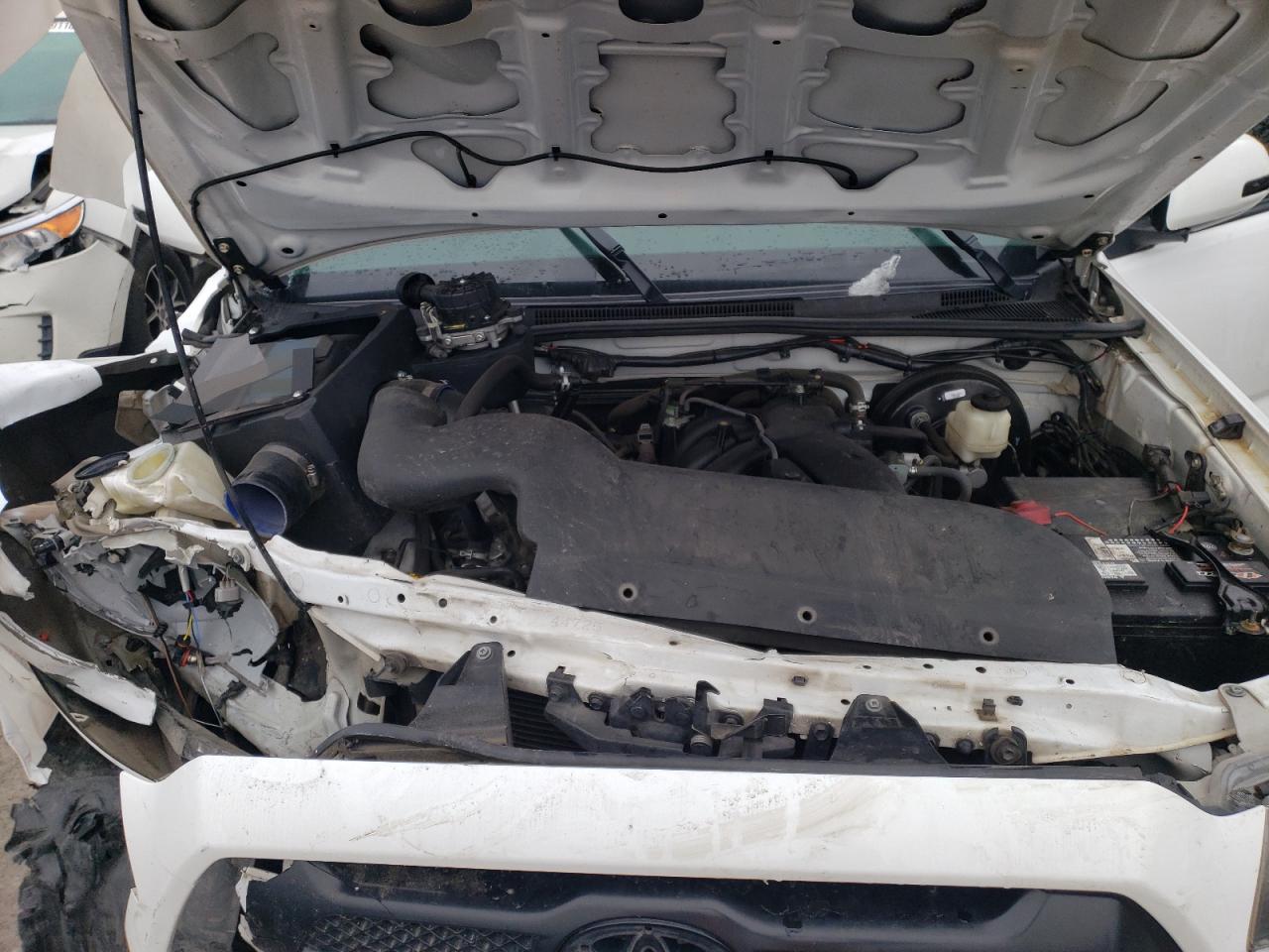 2014 Toyota Tacoma - Image 11