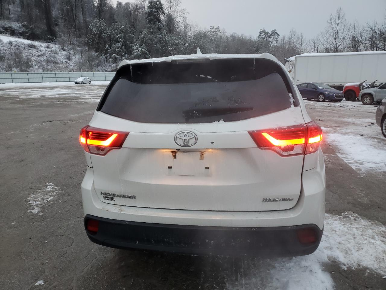 2019 Toyota Highlander - Image 6