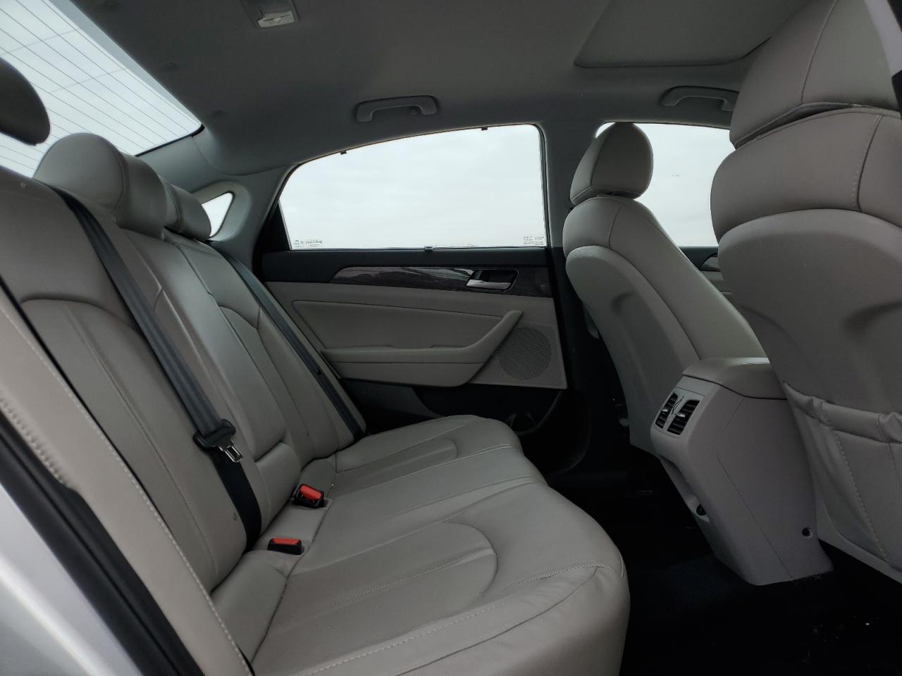 2018 Hyundai Sonata - Image 11