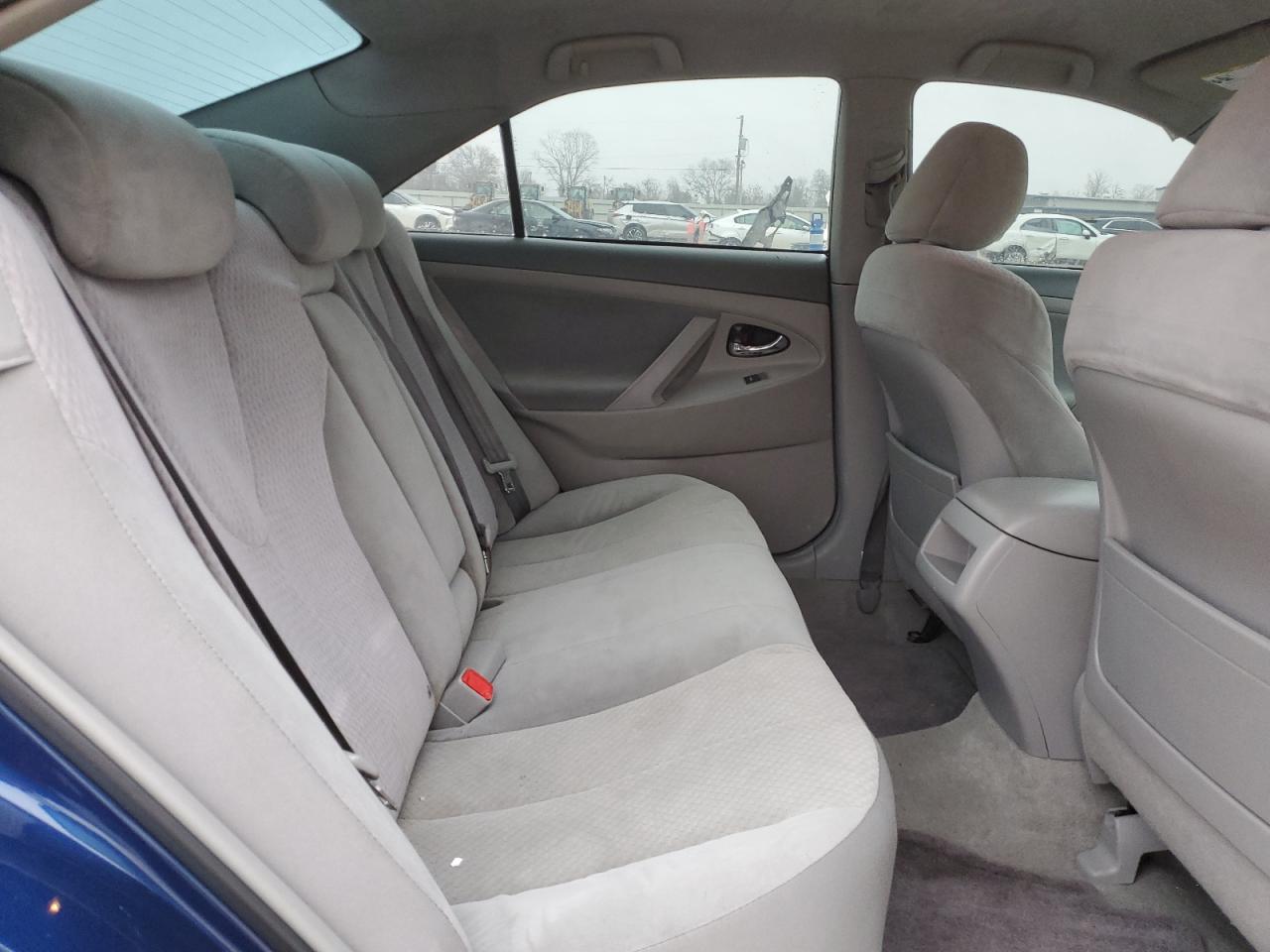 2010 Toyota Camry - Image 10