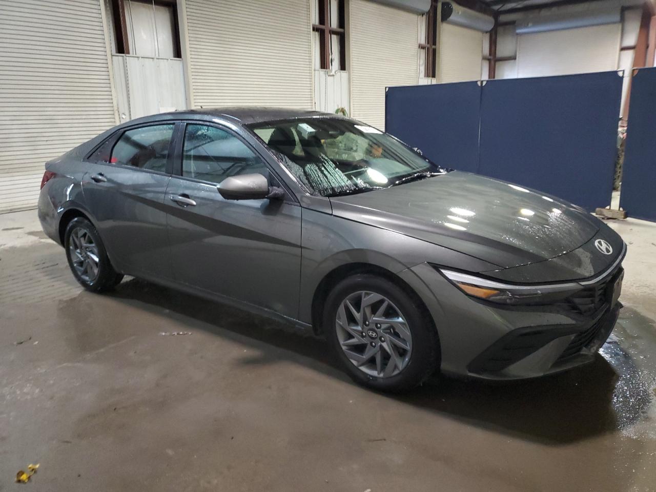 2024 Hyundai Elantra - Image 4