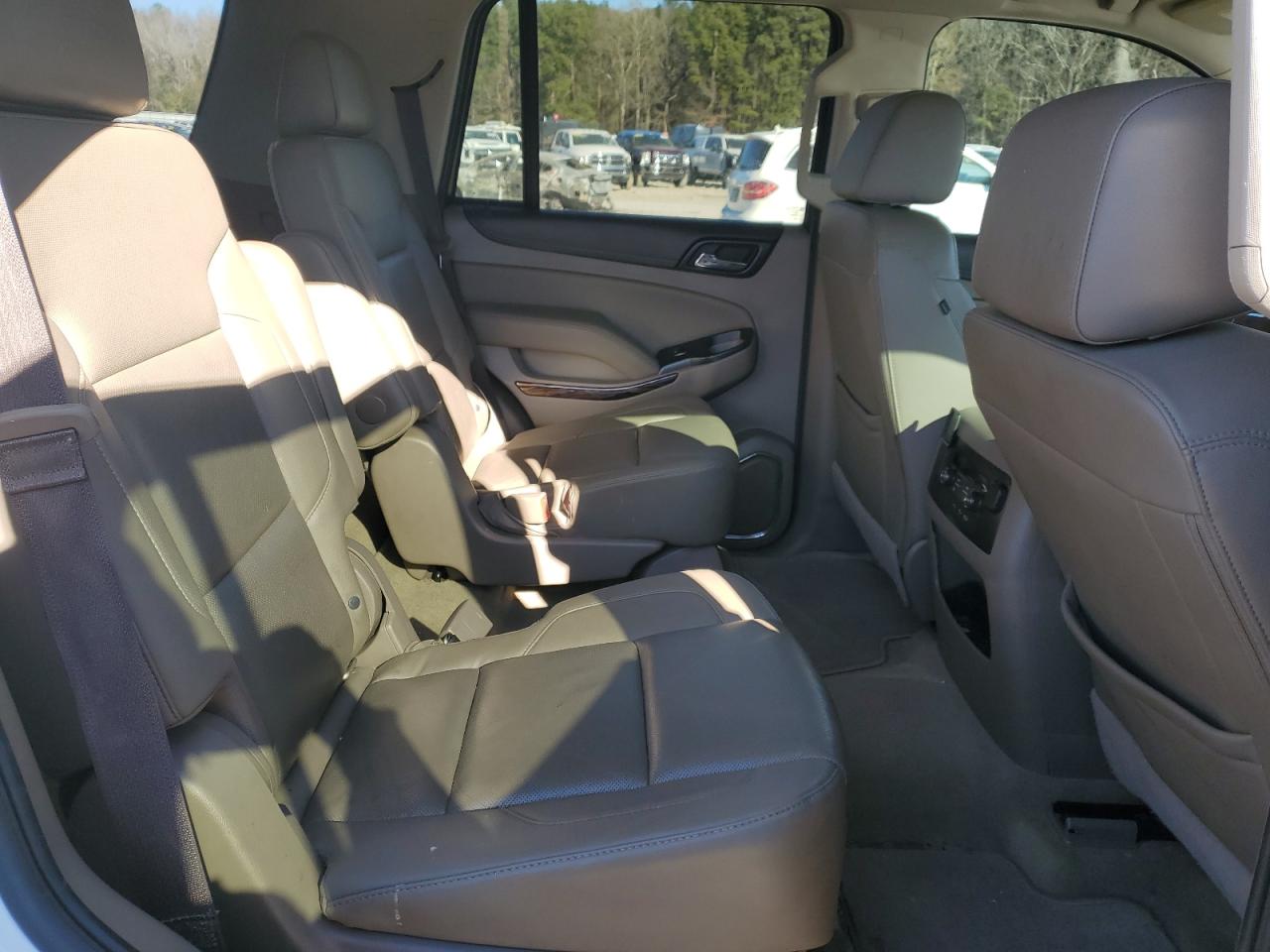 2017 GMC Yukon - Image 12