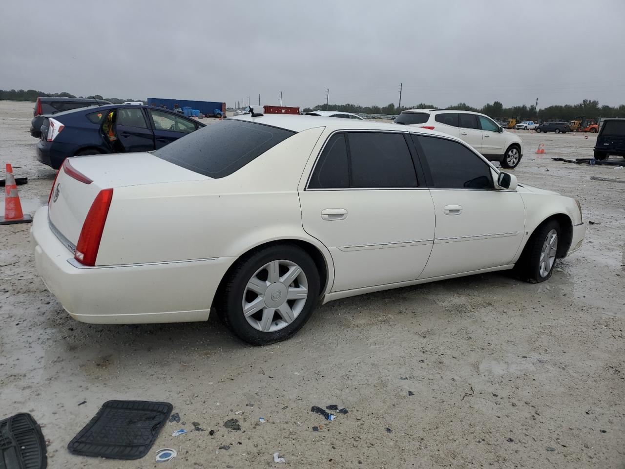 2006 Cadillac DTS - Image 3