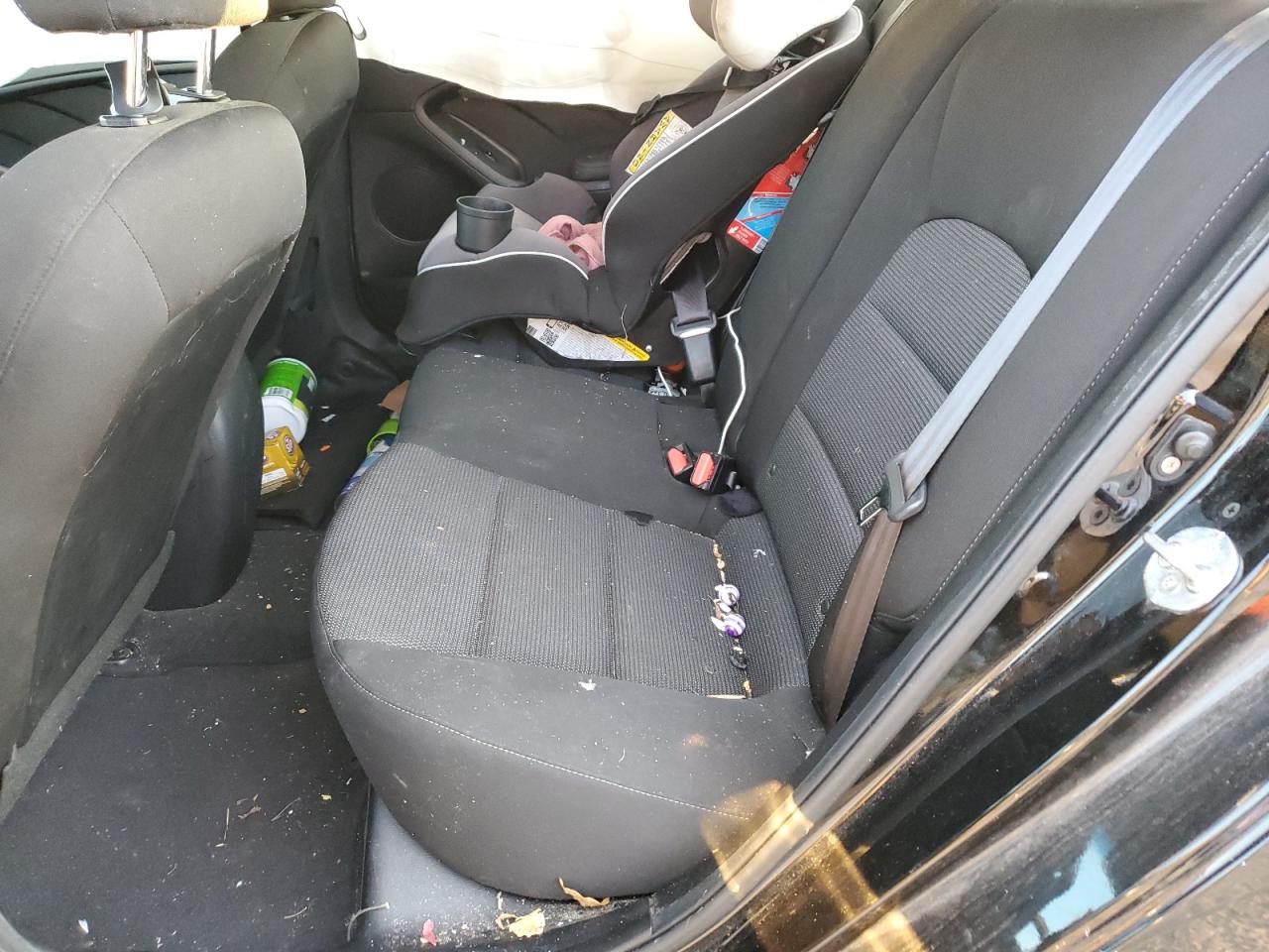 2017 Kia Forte - Image 10