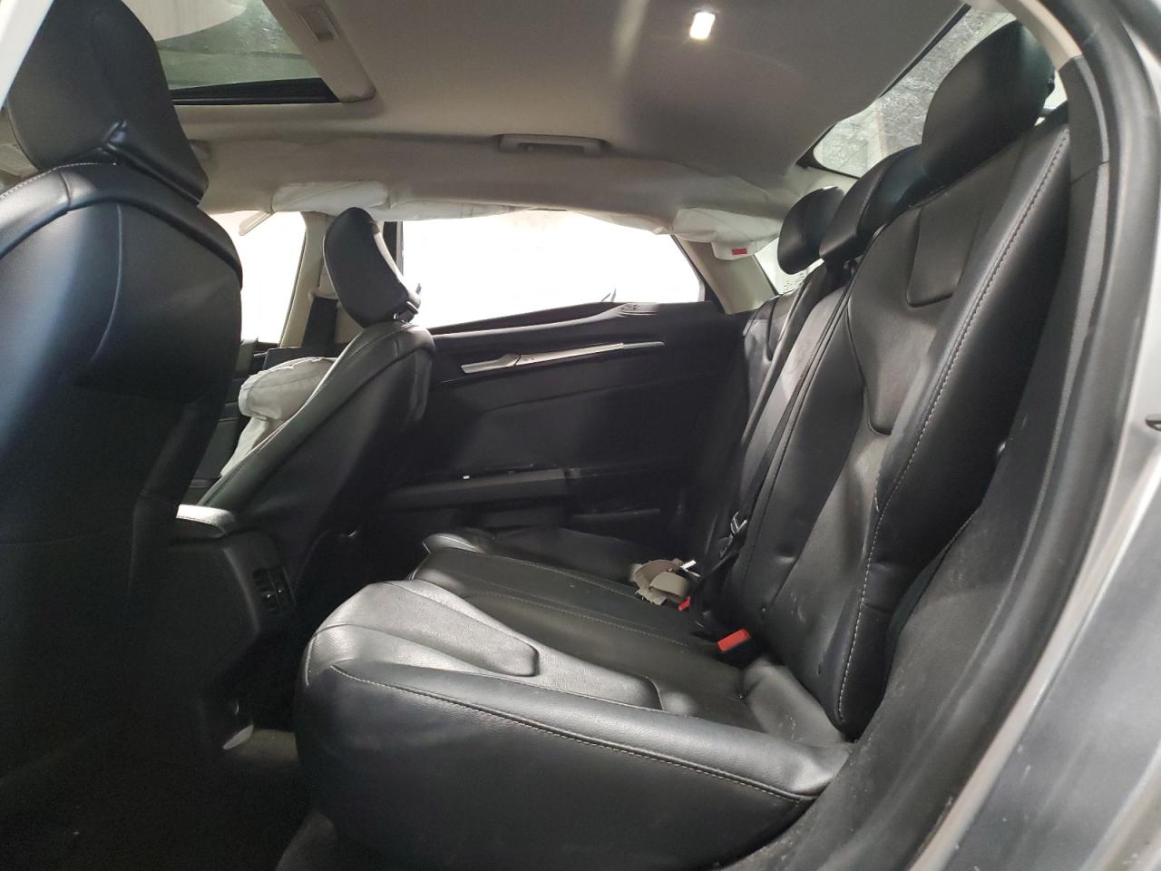 2020 Ford Fusion - Image 10