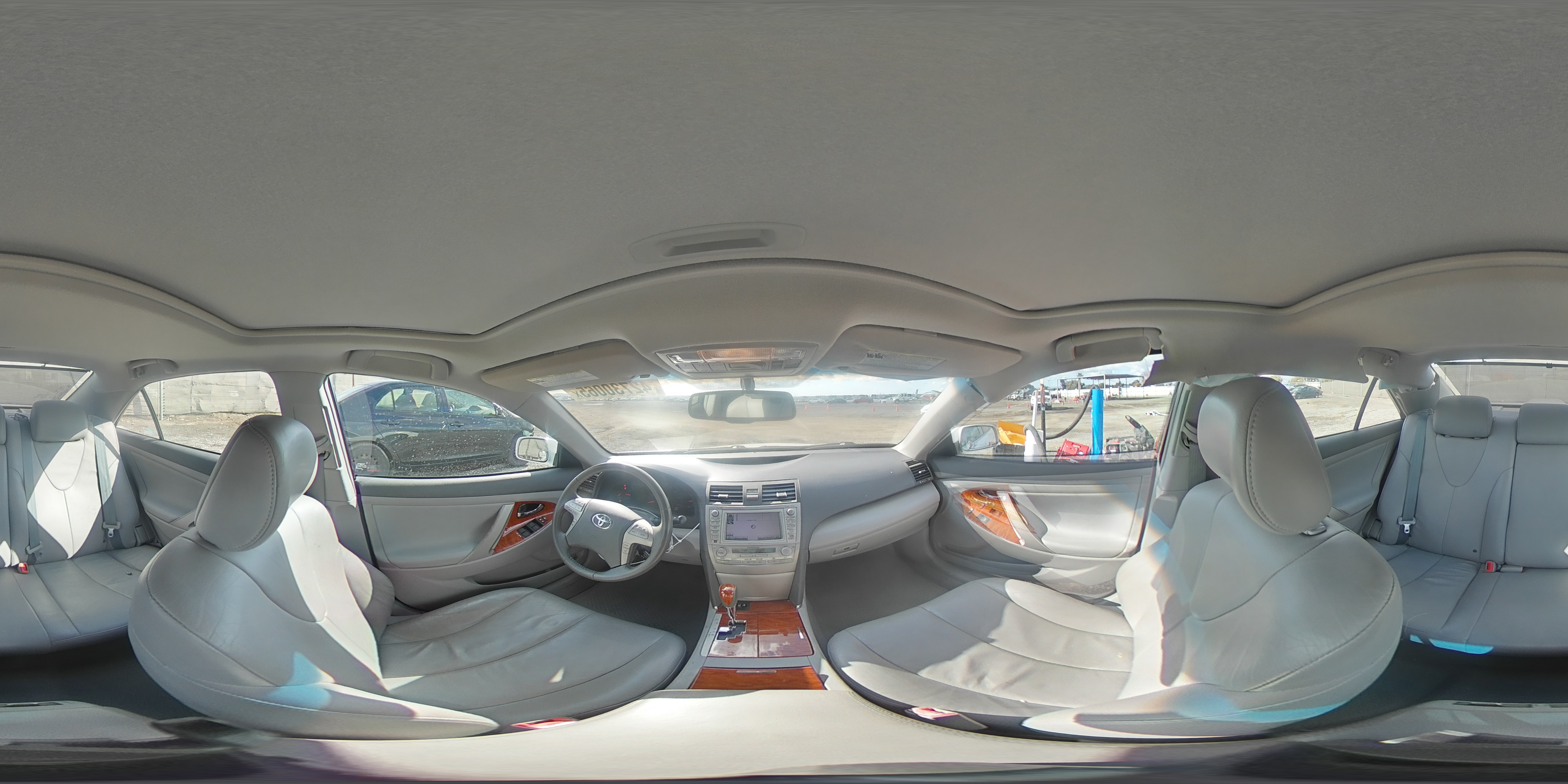2010 Toyota Camry - Image 12