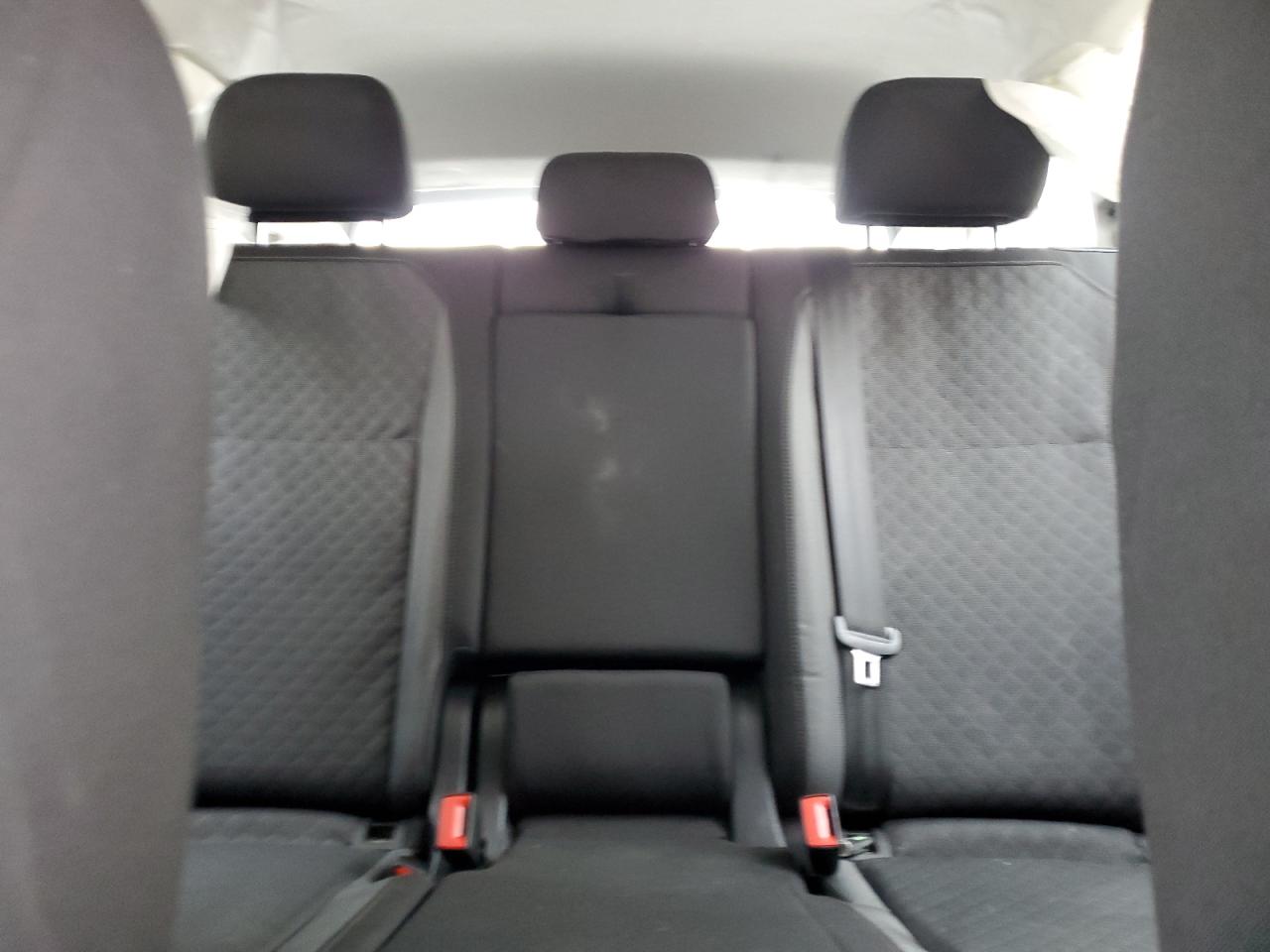 2020 Volkswagen Tiguan - Image 10