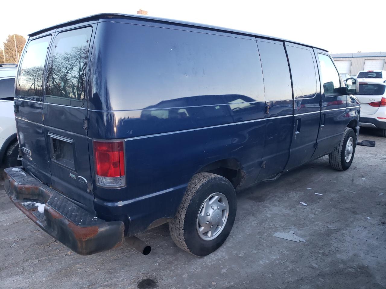2012 Ford Econoline - Image 3