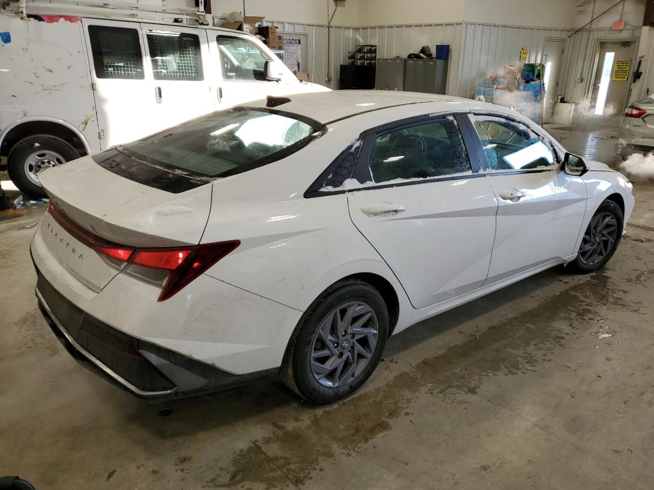2024 Hyundai Elantra - Image 3
