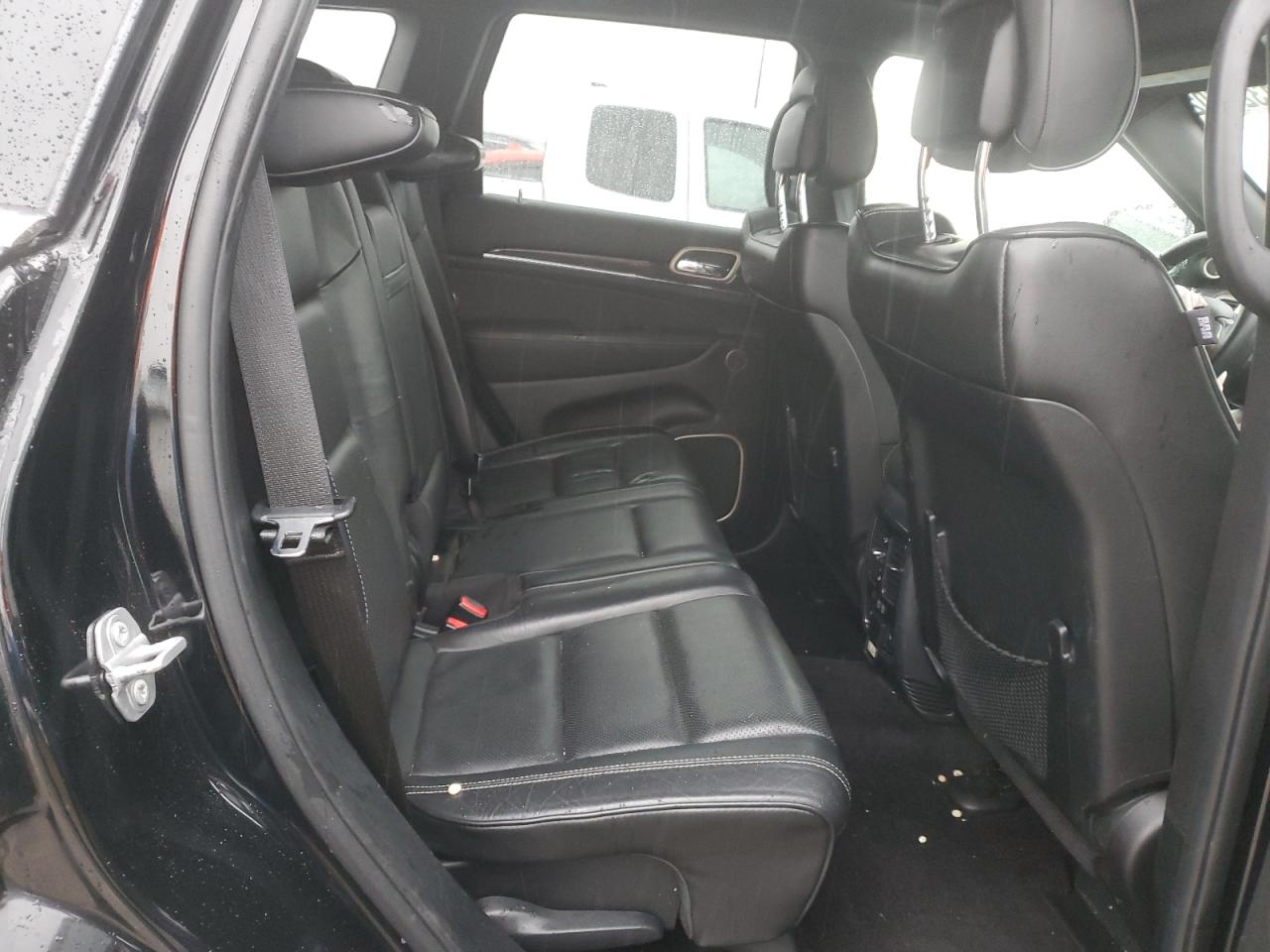2017 Jeep Grand Cherokee - Image 11