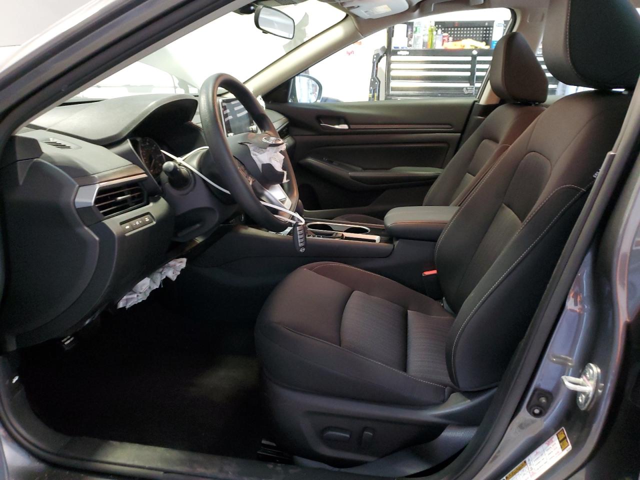 2024 Nissan Altima - Image 7