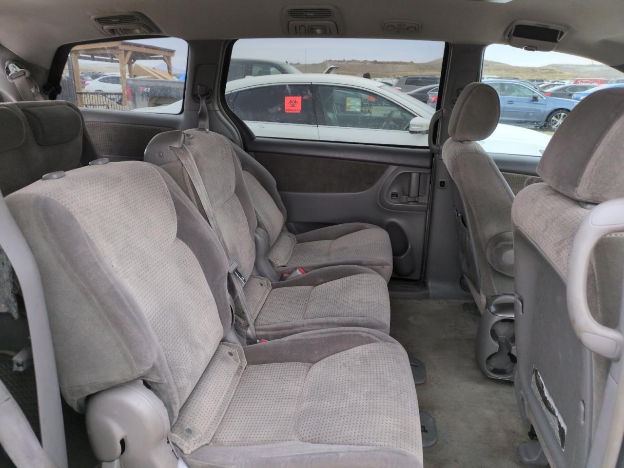 2008 Toyota Sienna - Image 11