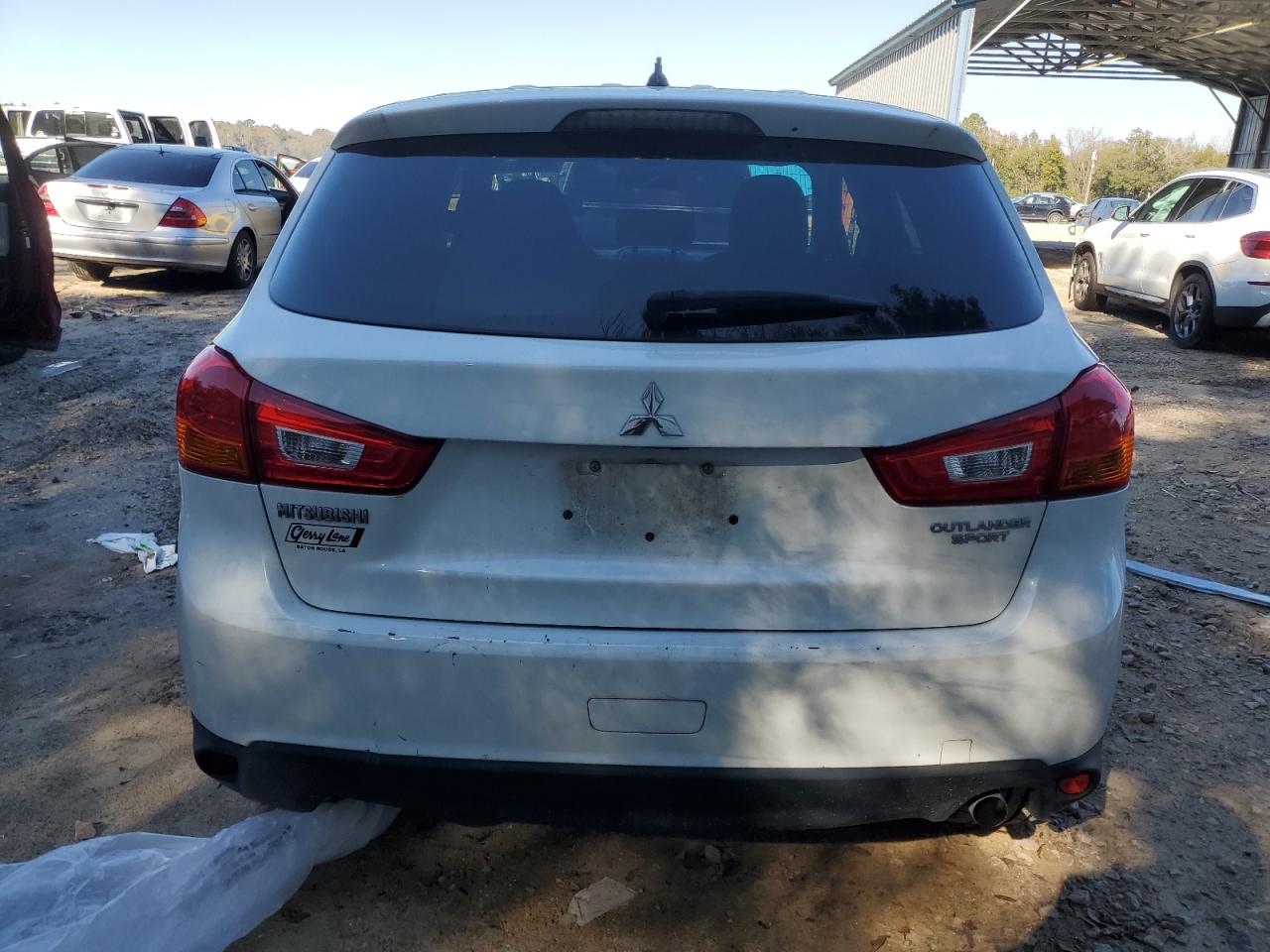 2014 Mitsubishi Outlander - Image 6
