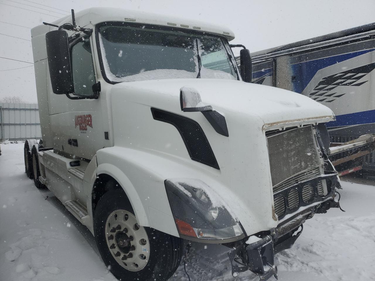 2014 Volvo Vn Vnl продається в Fort Wayne, IN - Front End