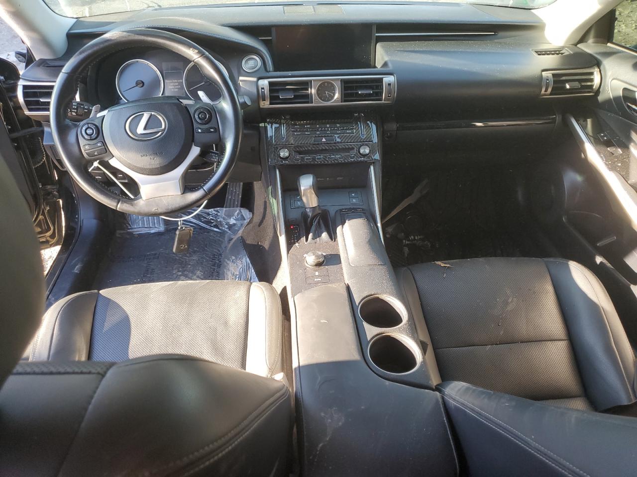 2015 Lexus IS - Image 8