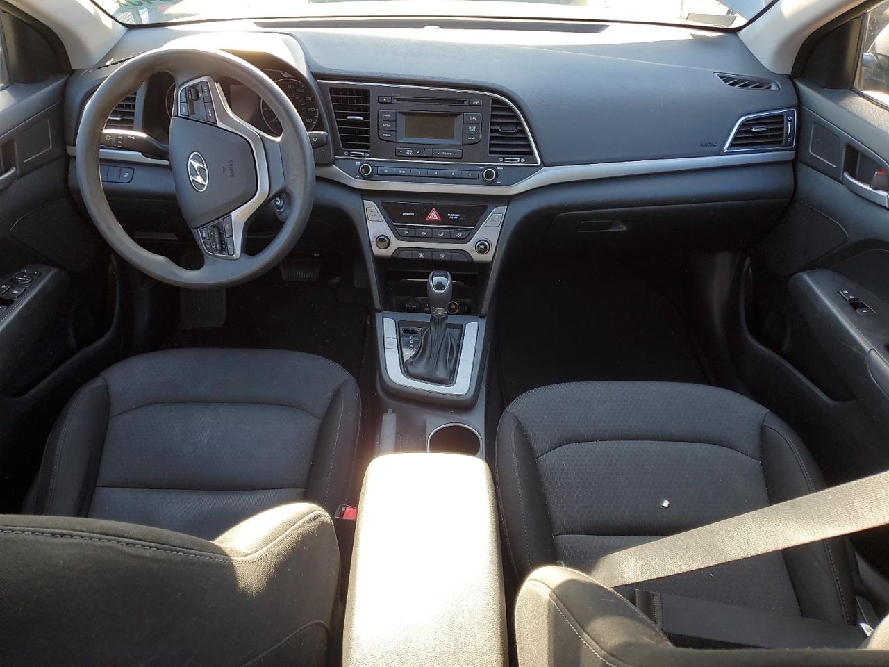 2018 Hyundai Elantra - Image 8