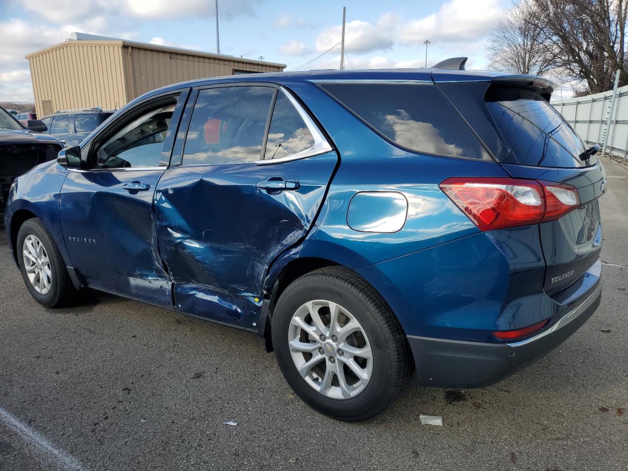 VIN 2GNAXKEV0K6185944 2019 CHEVROLET EQUINOX no.2