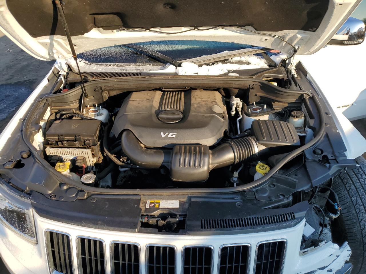 2015 Jeep Grand Cherokee - Image 11