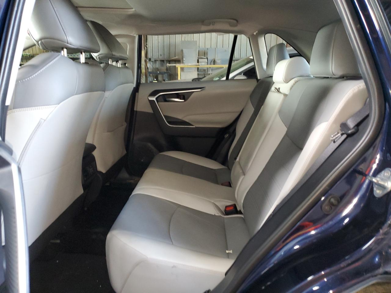 2019 Toyota RAV 4 - Image 11