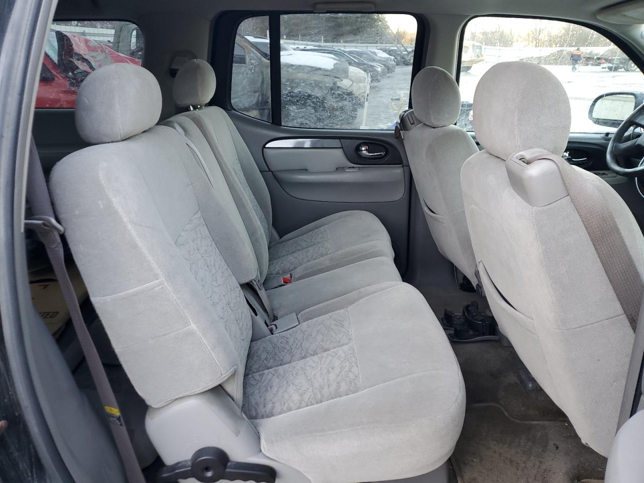 2005 GMC Envoy - Image 11