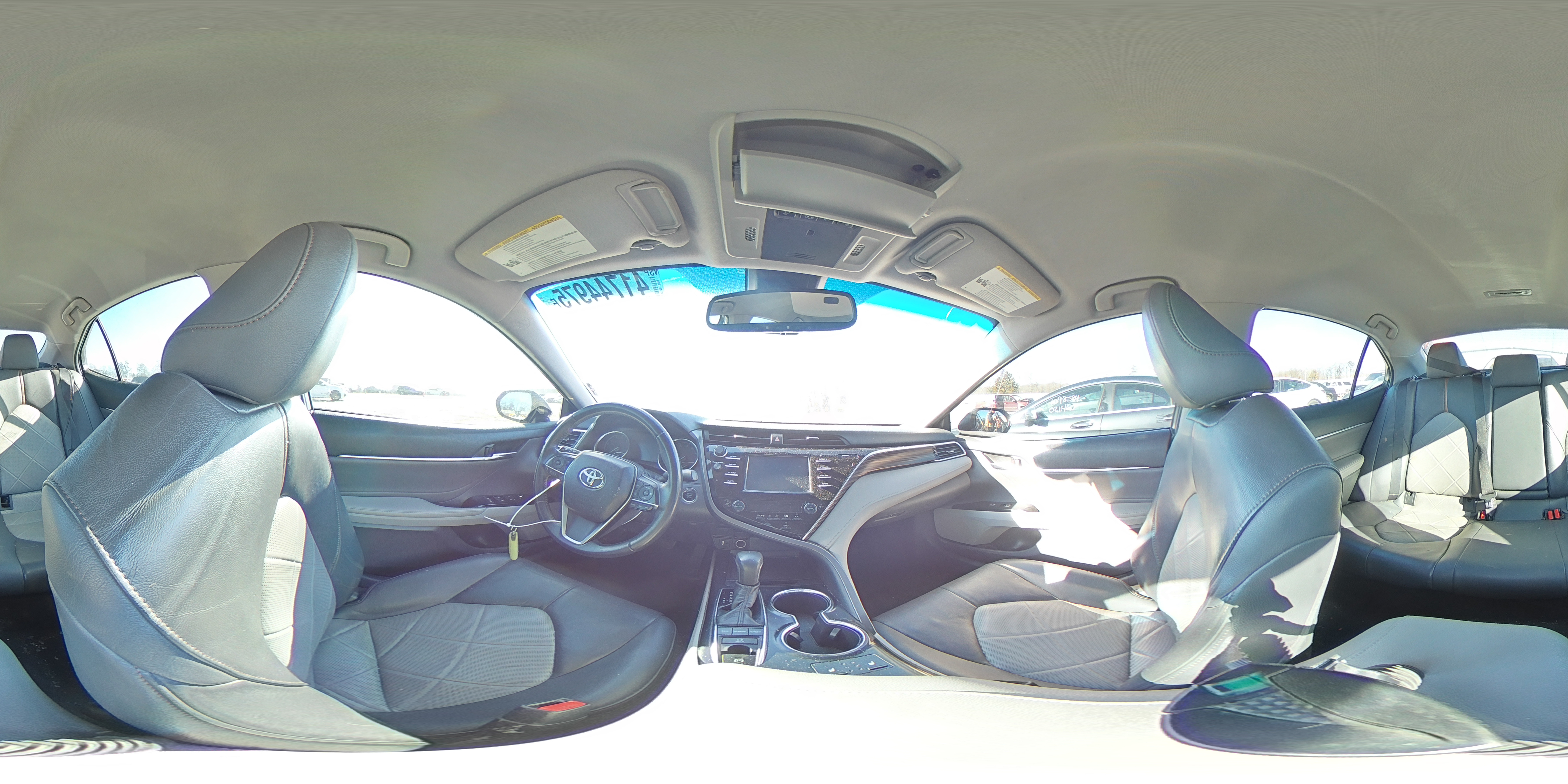 2018 Toyota Camry - Image 13