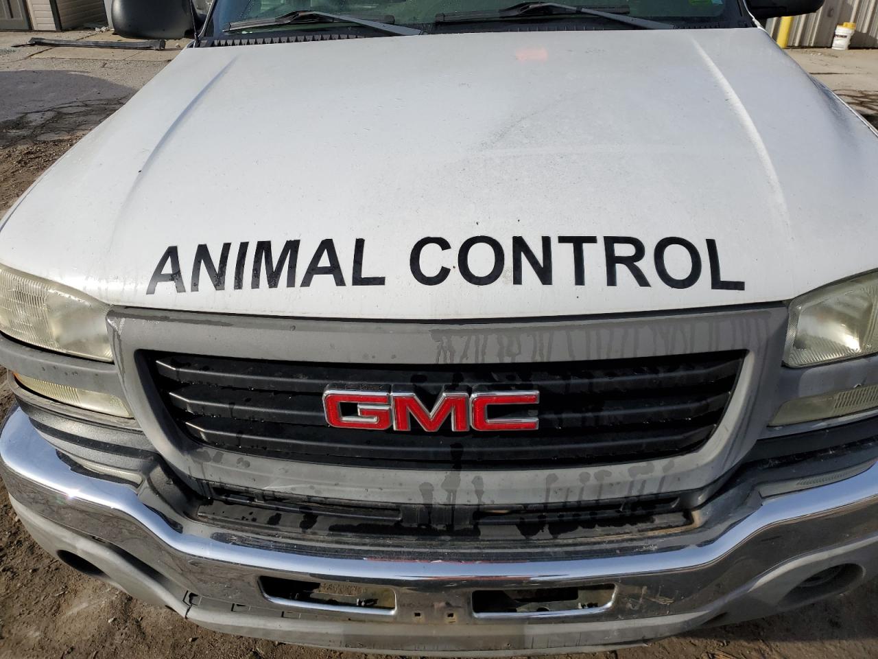 2004 GMC Sierra - Image 12