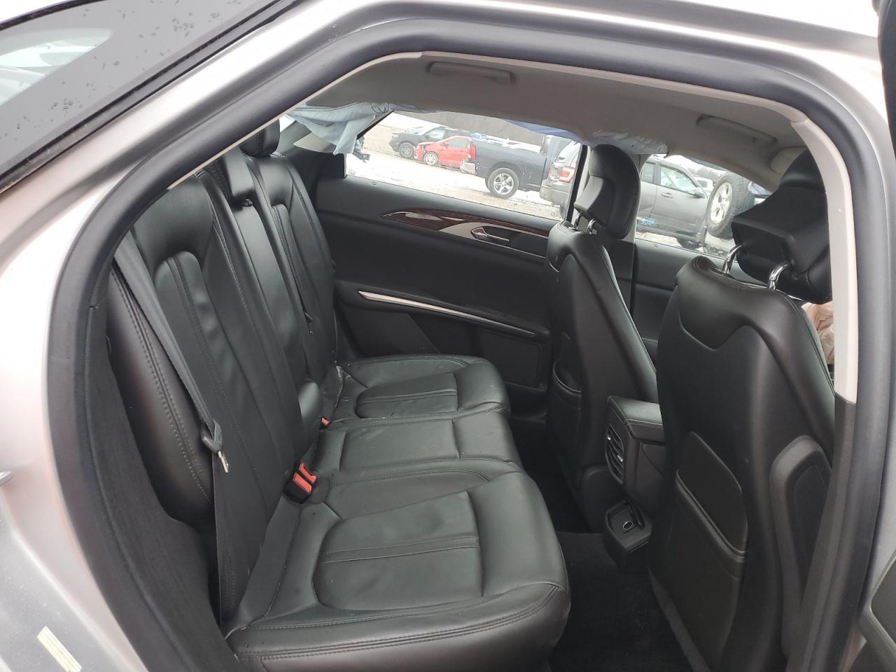 2014 Lincoln MKZ - Image 11