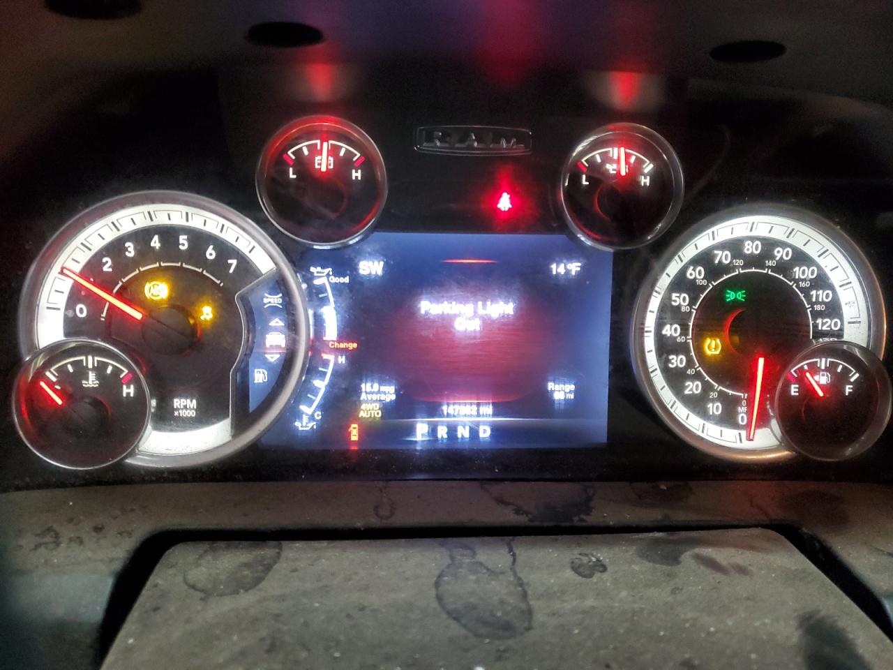 2016 RAM 1500 - Image 9