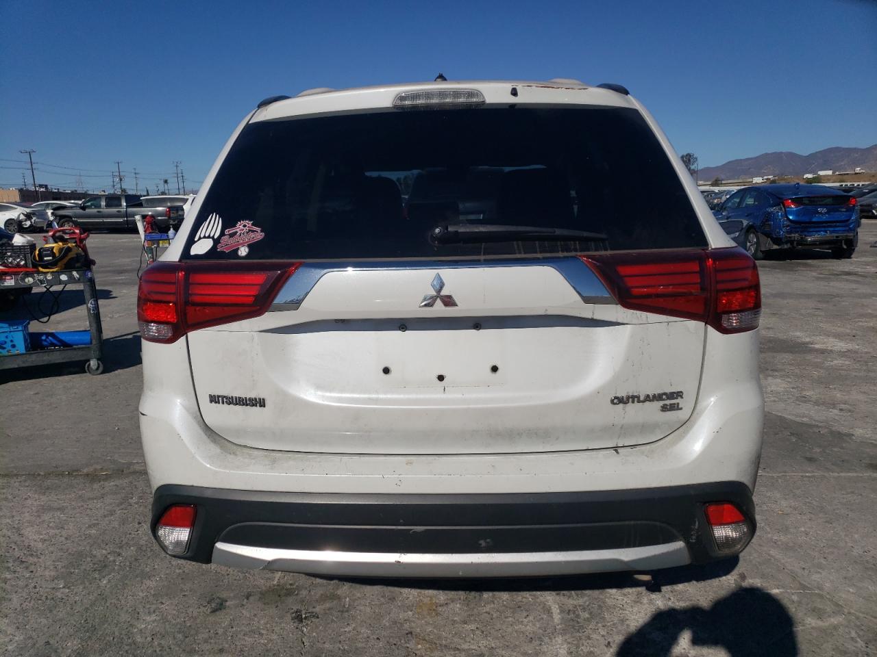 2016 Mitsubishi Outlander - Image 6