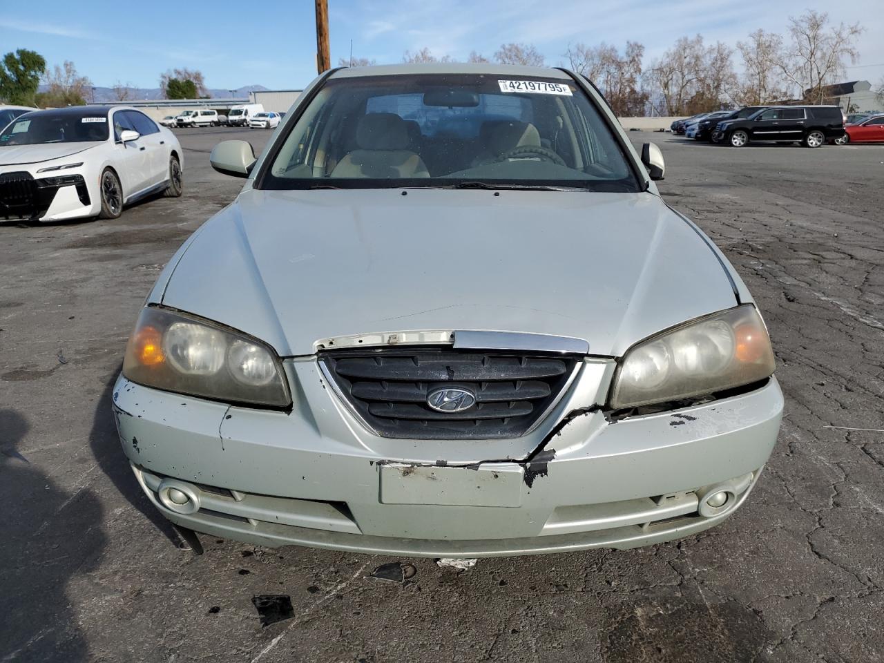 2004 Hyundai Elantra - Image 5