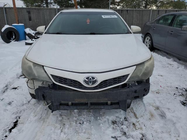 Sedans TOYOTA CAMRY 2014 Biały