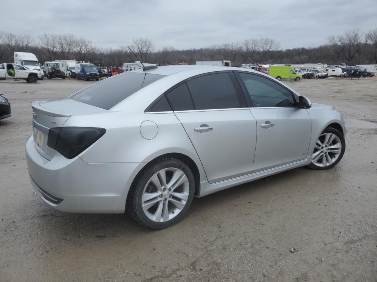 2015 Chevrolet Cruze - Image 3