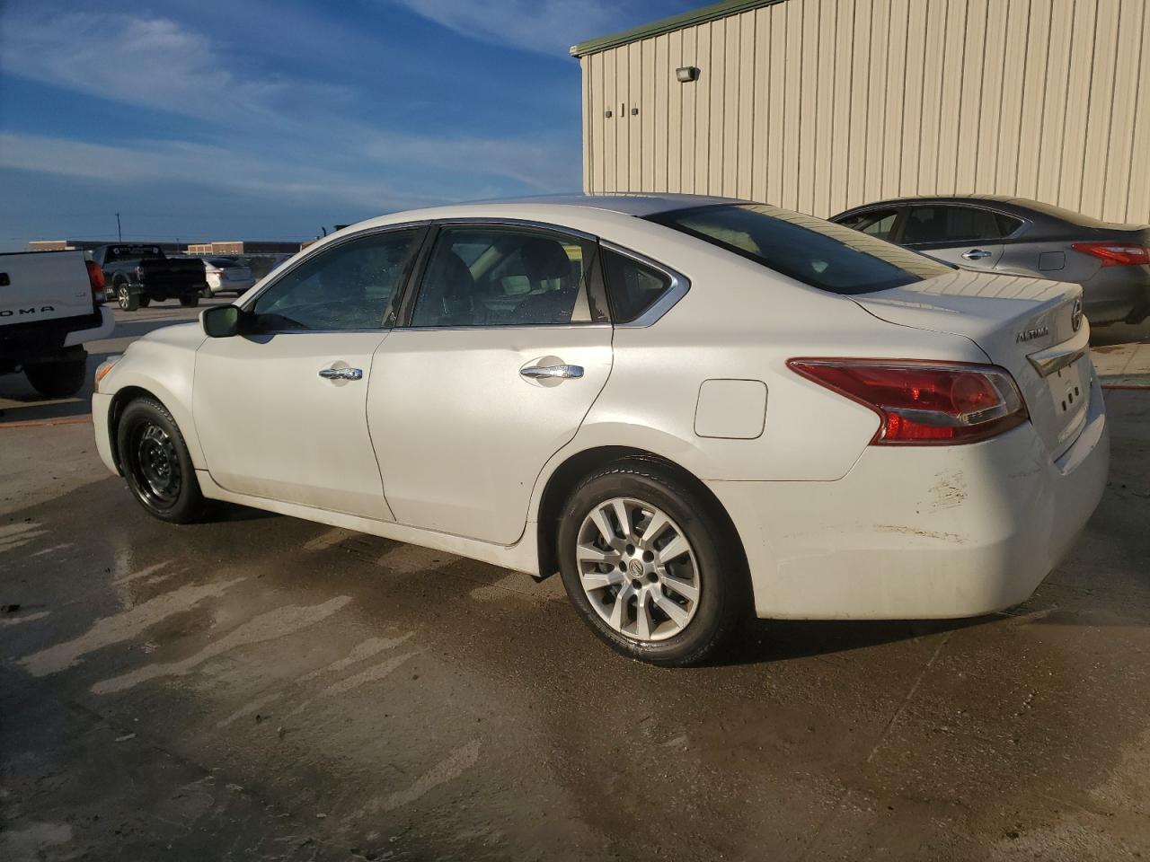 2013 Nissan Altima - Image 2
