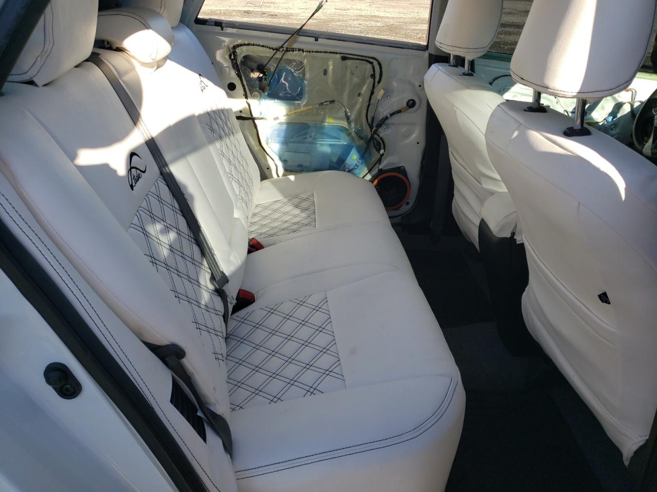 2015 Toyota Prius - Image 10