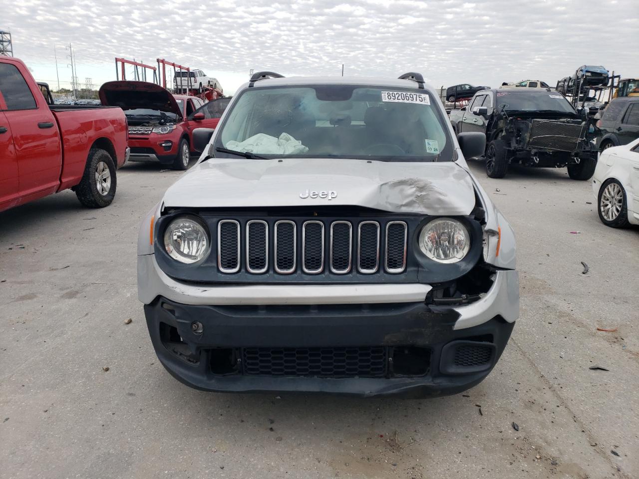 2016 Jeep Renegade - Image 5